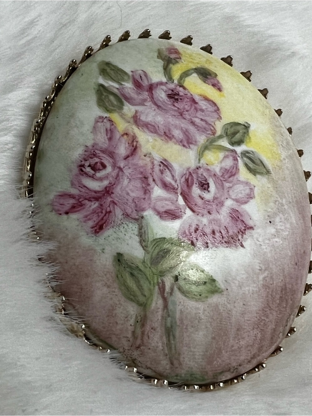 Vintage 1950s Hand-Painted Porcelain Rose Brooch - Gold Tone Floral Pin - Picture 2 of 8